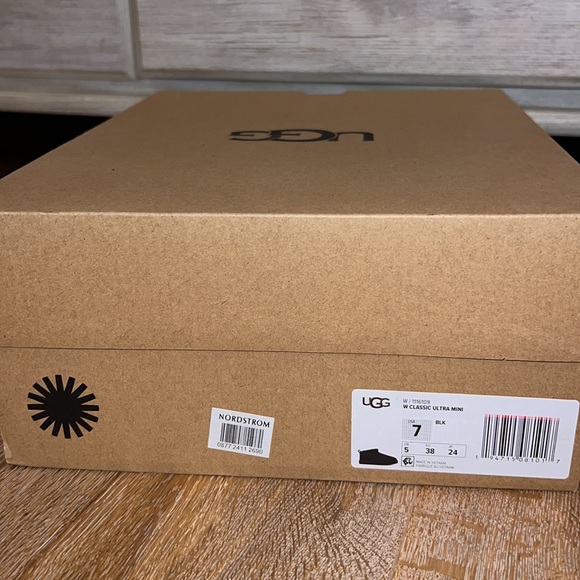 Black Classic Ultra Mini Uggs - Picture 7 of 9